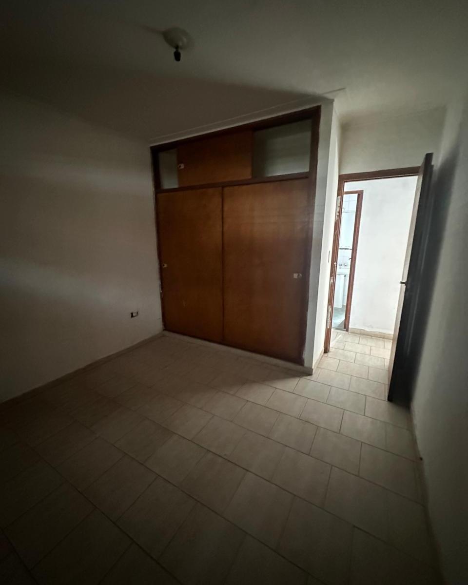 Vende Casa 3 Ambientes Zona Larrea y Bolivar 5