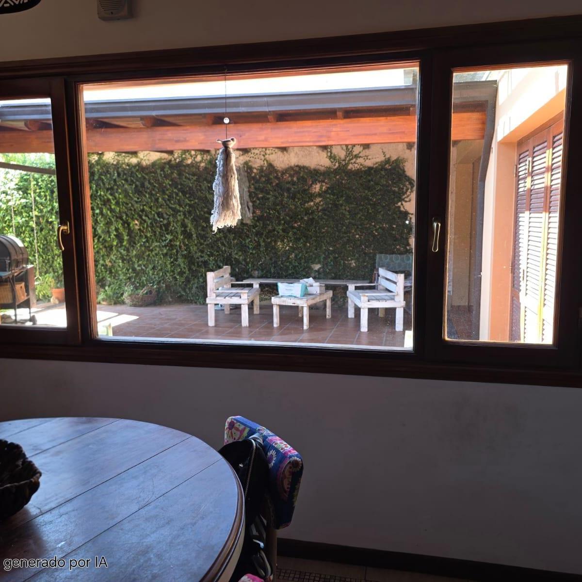 Vende Propiedad de 4 Dorm. Impecable Estado! 1