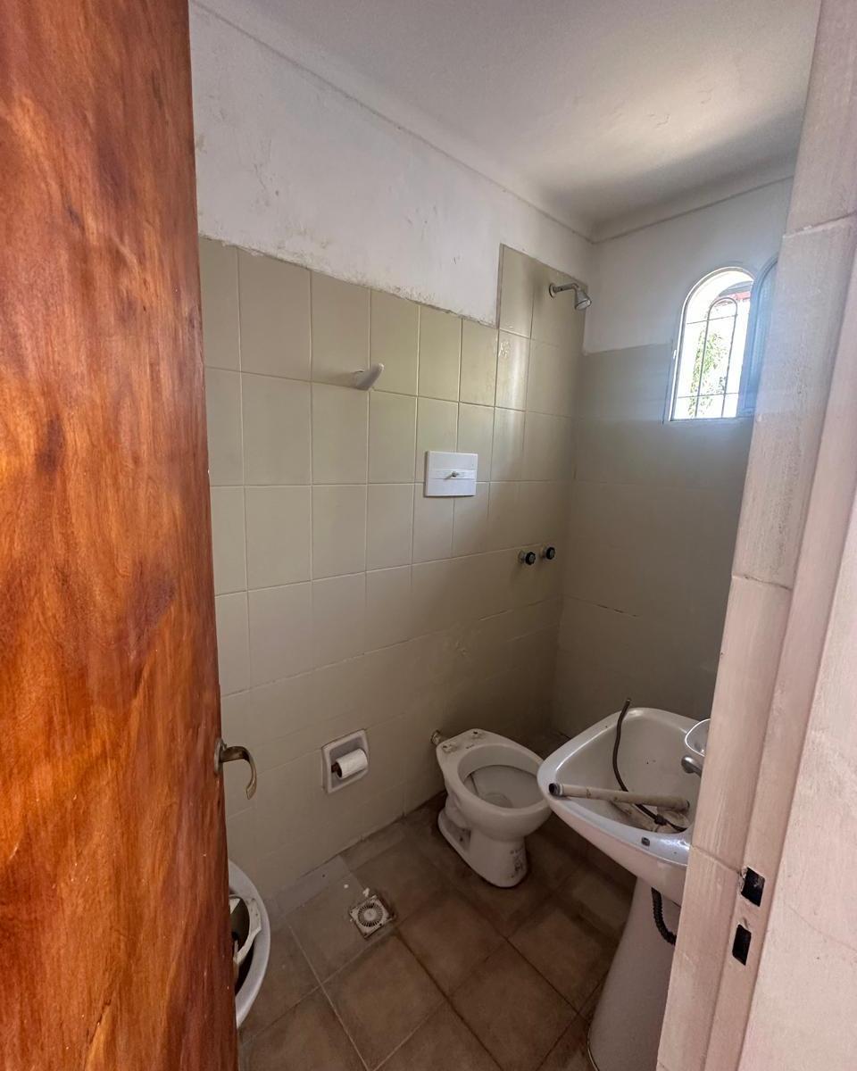 Vende Departamneto 1 Dormitorio y Patio P. B Usd 38.000 2
