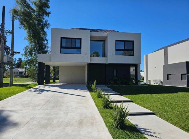 Casa  en Alquiler en Saint Thomas Oeste, Esteban Echeverría, G.B.A. Zona Sur 1
