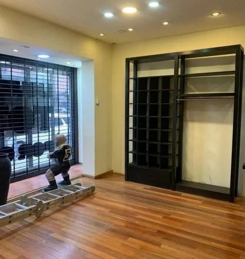 Excelente Local en zona céntrica de 240 metros en Alquiler en Monte Grande 3