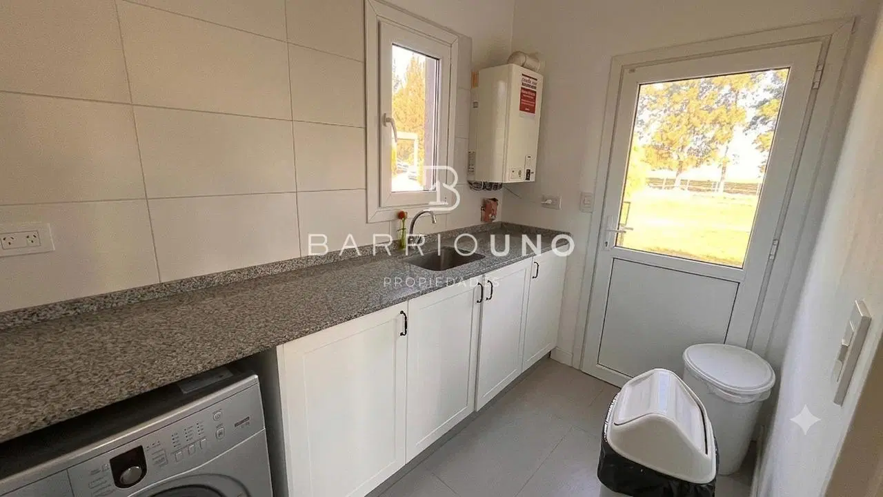 Casa  3 dormitorios amoblada en Alquiler en Santa Inés, Canning 3