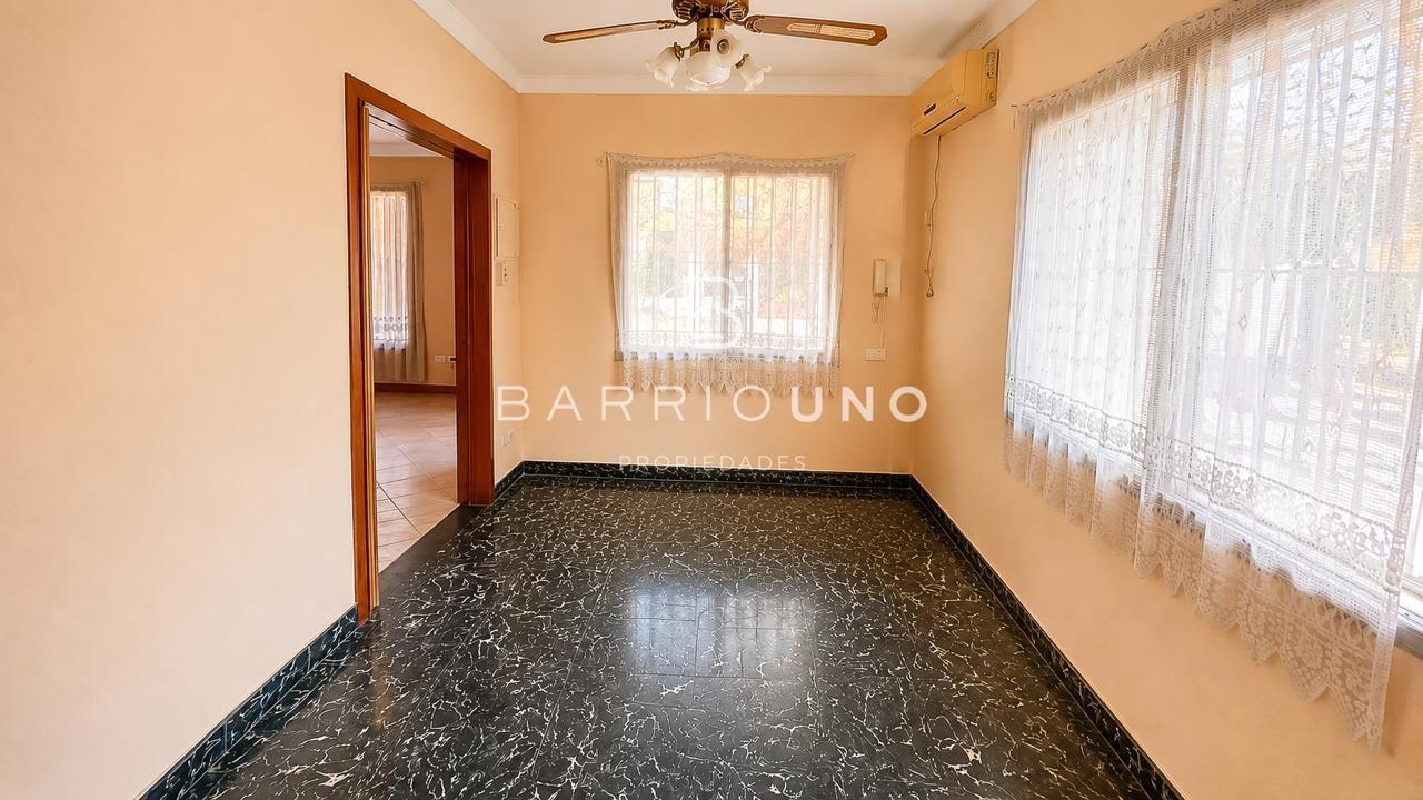 Foto de Chalet 223 m² en planta baja | Garage doble | Lote 730 m² | Barrio Uno, imagen 1