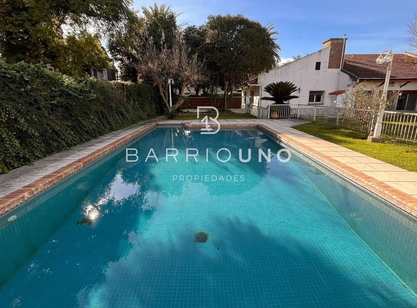 Casa 399 m² | Lote 1.021 m² | 3 dorm. | Pileta | Quincho cubierto | Barrio Uno, Ezeiza 1