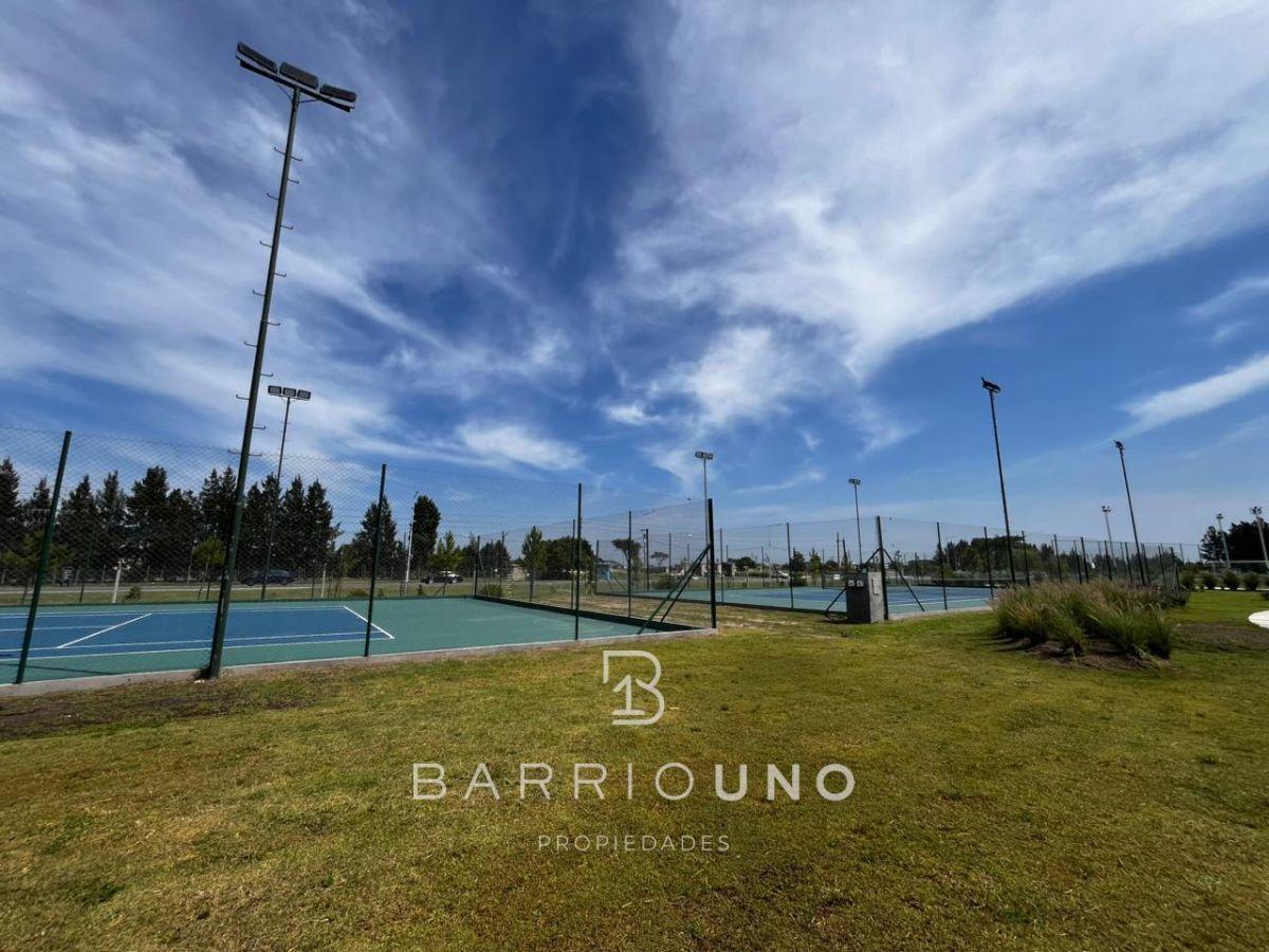 Foto de Lote de 602 m² en Barrio Privado Las Victorias | Etapa 1 | Cerca del acceso y área deportiva, imagen 4