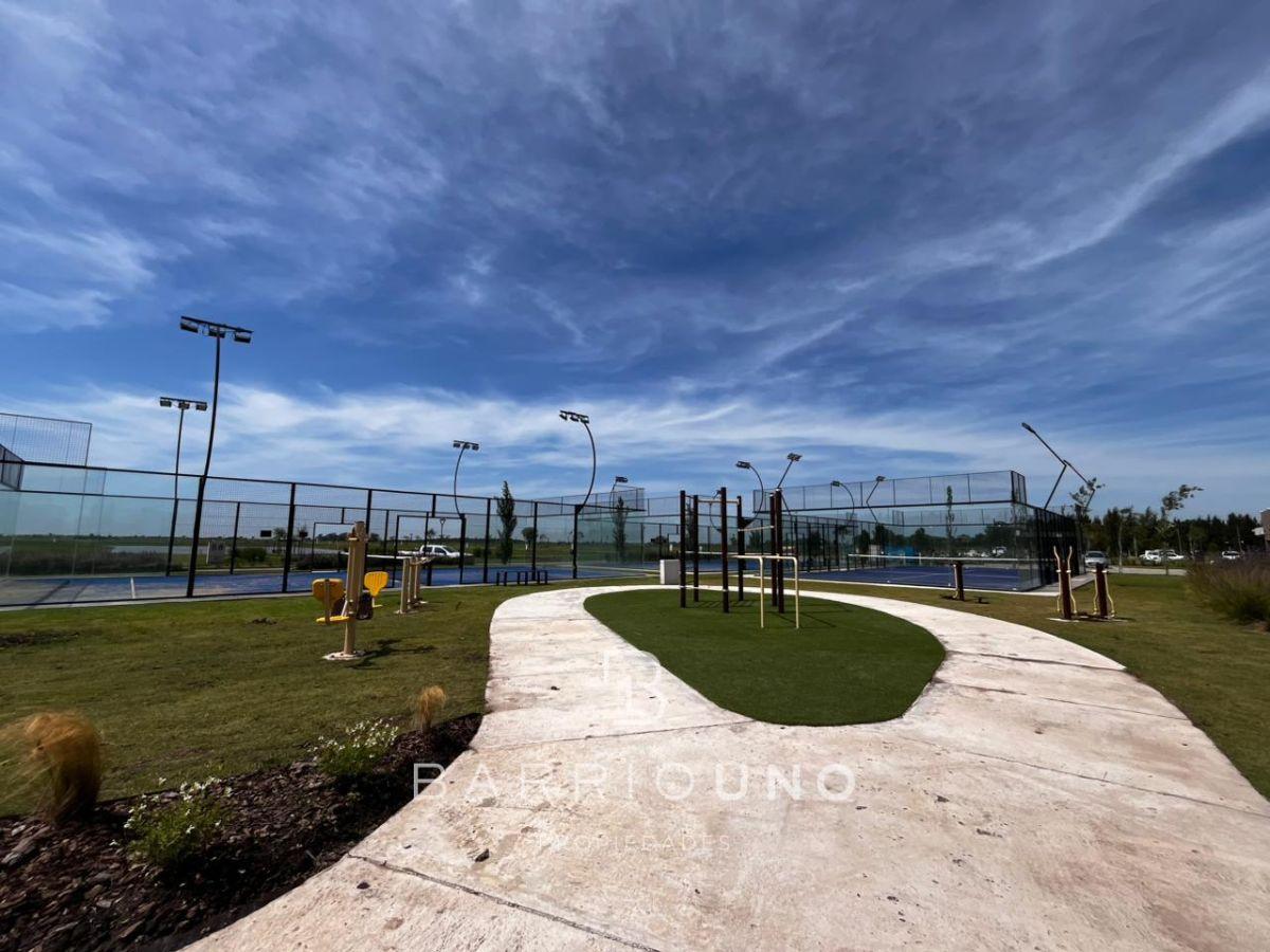 Foto de Lote de 602 m² en Barrio Privado Las Victorias | Etapa 1 | Cerca del acceso y área deportiva, imagen 3