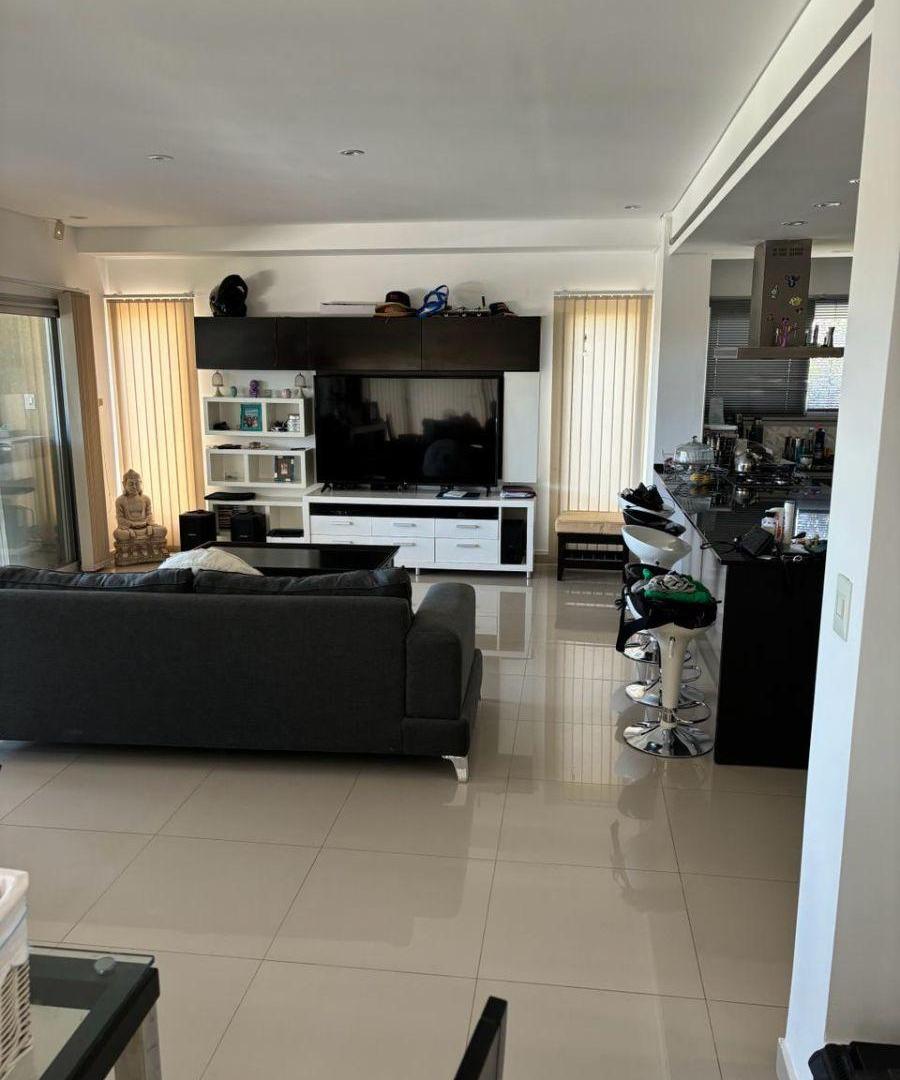 Foto de Casa de 230 m² con 4 habitaciones en venta en Tiempos de Canning, imagen 4