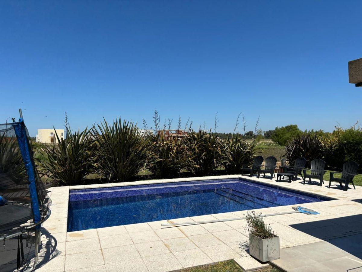 Foto de Casa de 230 m² con 4 habitaciones en venta en Tiempos de Canning, imagen 2