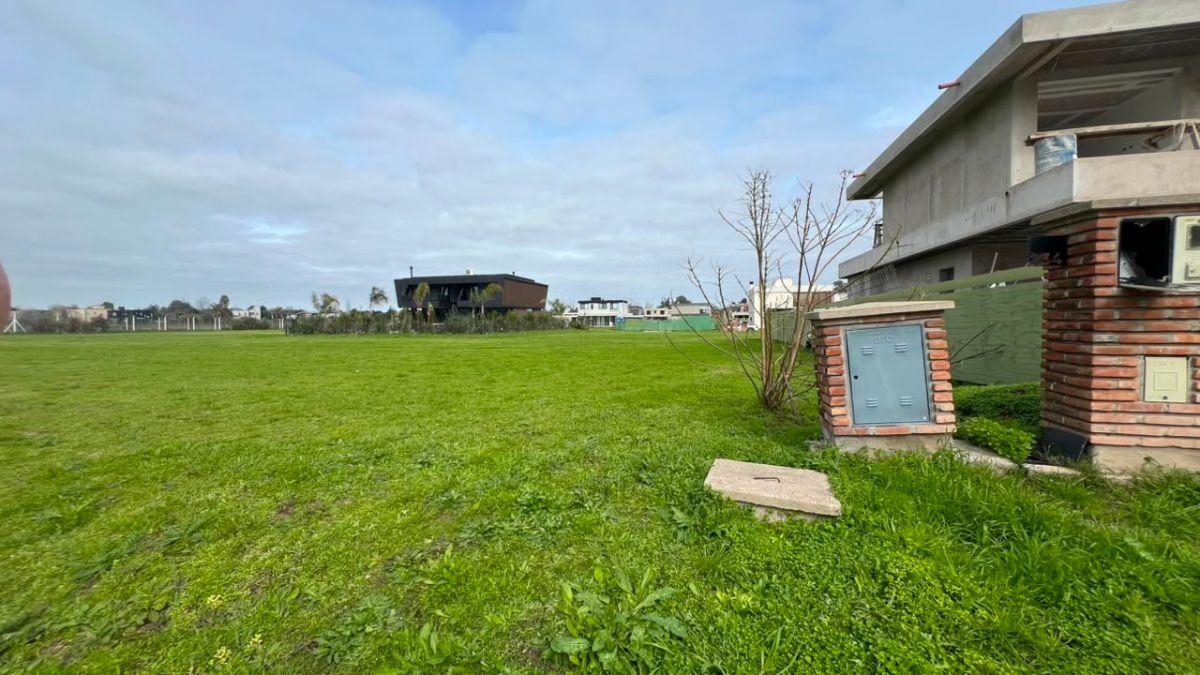 Foto de Terreno de 601 m² en venta en Canning Chico - Permuta, imagen 2