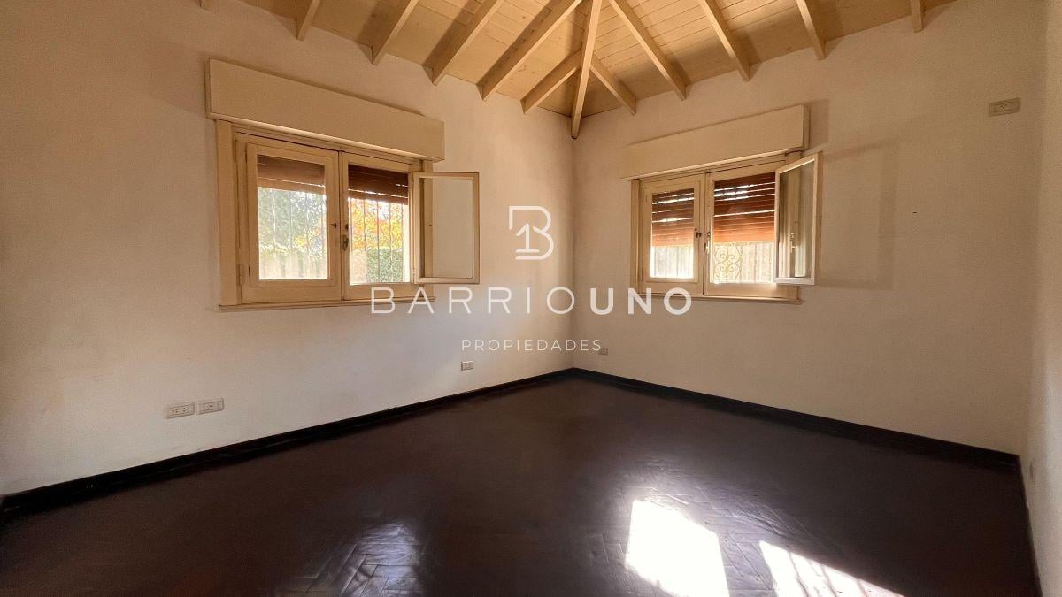 Foto de Casa 399 m² | Lote 1.021 m² | 3 dorm. | Pileta | Quincho cubierto |, imagen 5