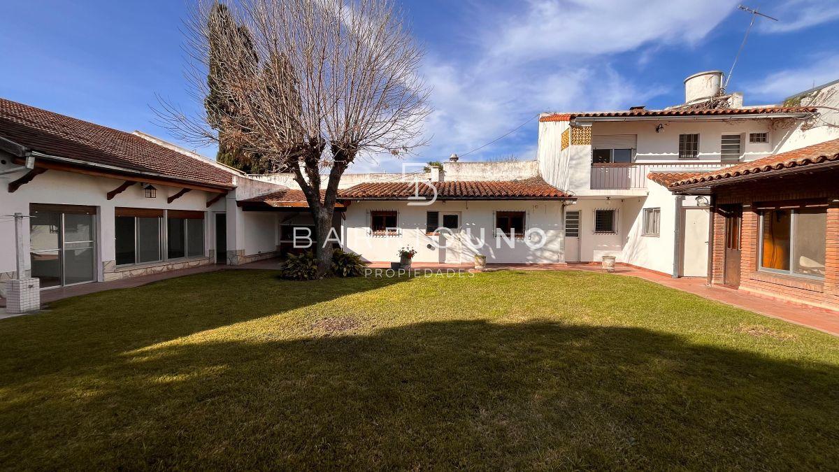 Foto de Casa 399 m² | Lote 1.021 m² | 3 dorm. | Pileta | Quincho cubierto |, imagen 3