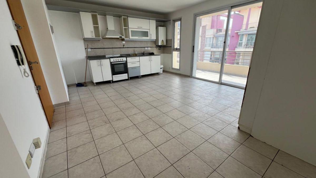 Foto de Departamento 2 ambientes céntrico en alquiler en Monte Grande, imagen 3
