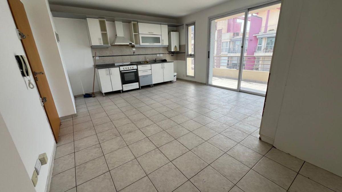 Foto de Departamento 2 ambientes céntrico en alquiler en Monte Grande, imagen 2