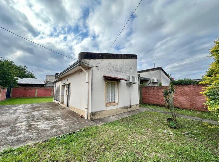 Venta casa 3 dormitorios en esquina, Lomas de tafi 1