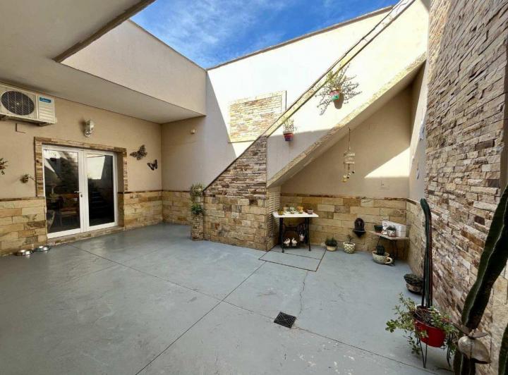 VENTA CASA 3 DORMITORIOS ZONA PLAZOLETA MITRE 5