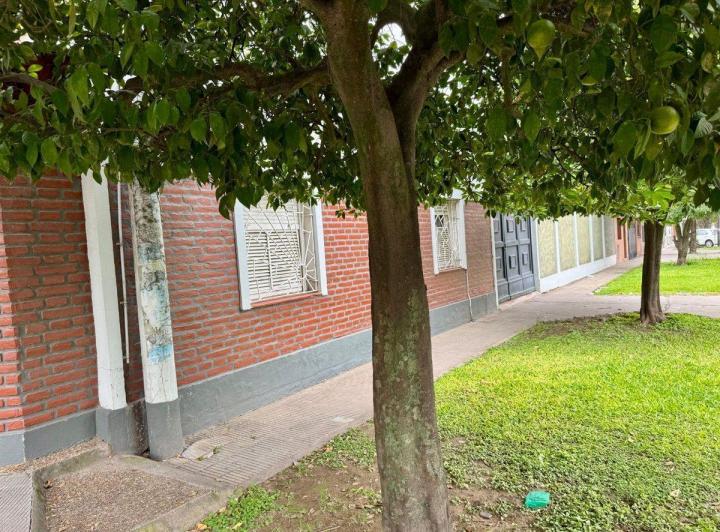 VENTA CASA PLANTA BAJA 2 DORMITORIOS CON JARDIN 3
