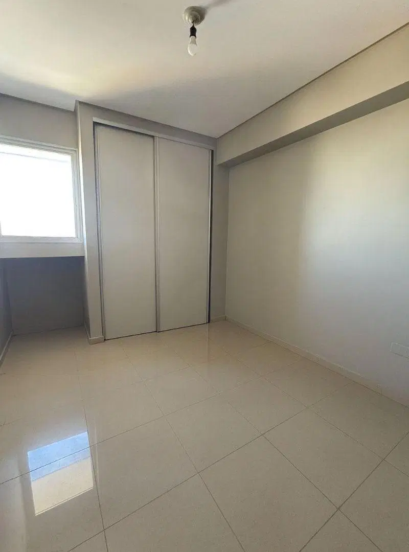 VENTA DEPTO 1 DORMITORIO C COCHERA BARRIO SUR 2