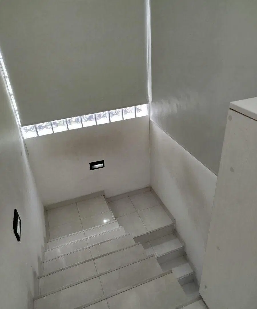VENTA CASA ESQUINA A METROS DEL SHOPPING PORTAL 4
