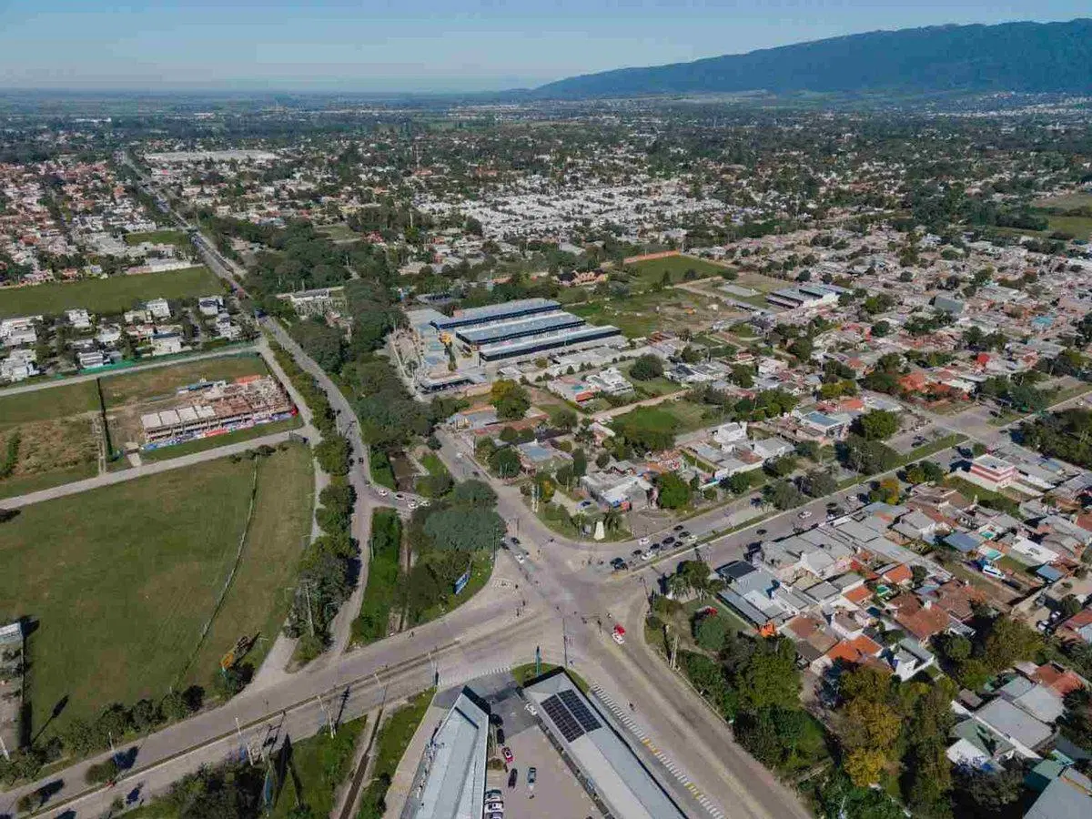 YERBA BUENA ALQUILER LOCAL COMERCIAL 200m2 4
