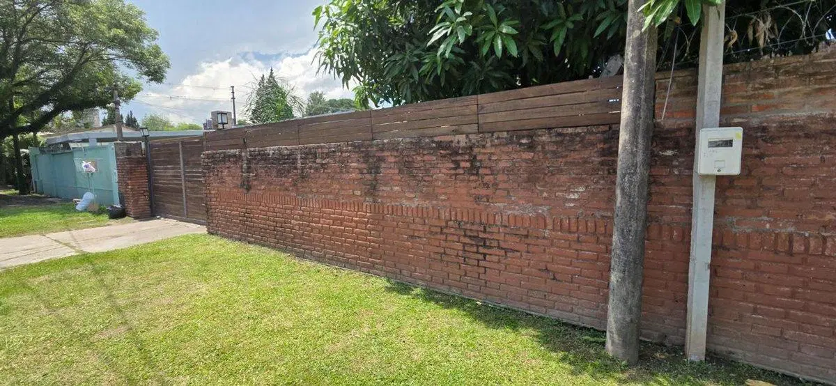 VENTA CASA A REFACCIONAR YERBA BUENA CON PILETA 5