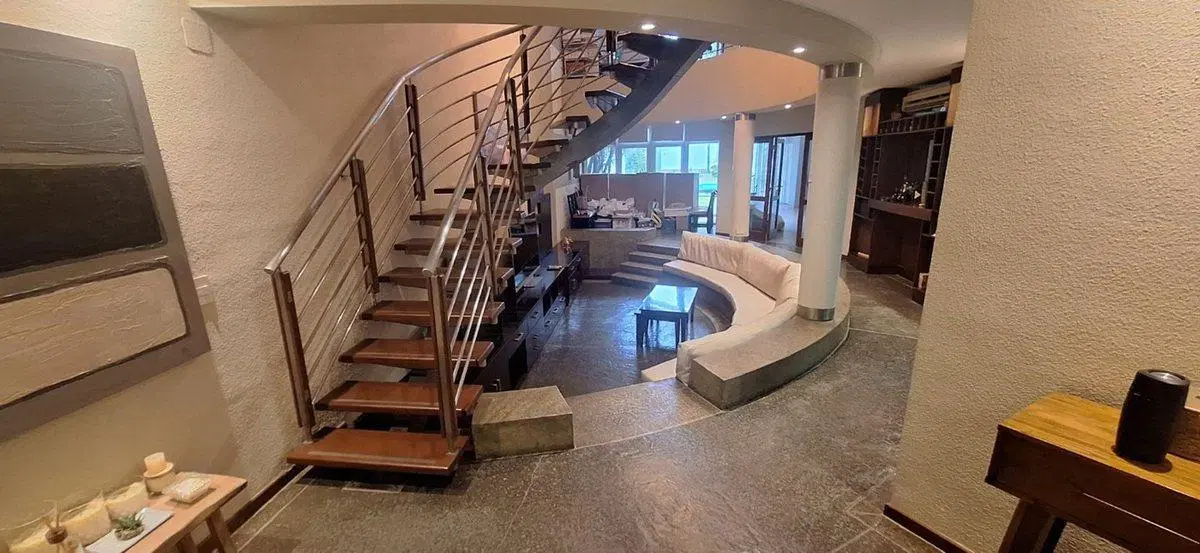 VENTA CASA PREMIUM 4 DORM BARRIO SUR C/RENTA 2