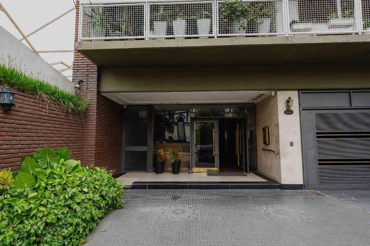 VENTA DEPARTAMENTO 4 DORMITORIOS CON PATIO PROPIO