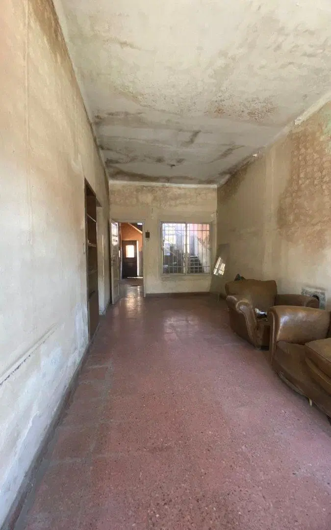 CASA A REFACCIONAR ZONA COMERCIAL 4