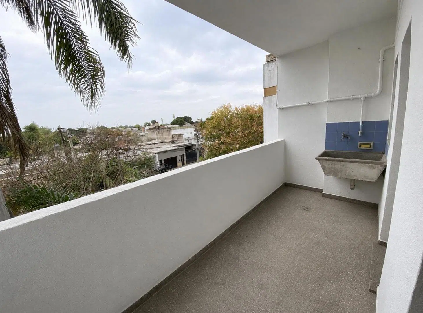 VENTA DE DEPTO CON BALCON 3 DORM EN B° DIZA- SMT 4