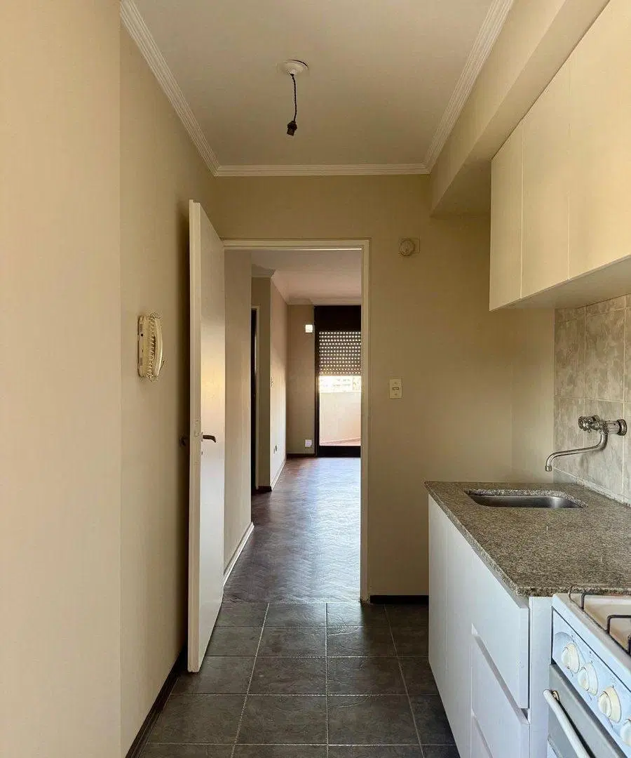 VENTA DEPTO 2 DORMITORIOS CON COCHERA BARRIO SUR 5