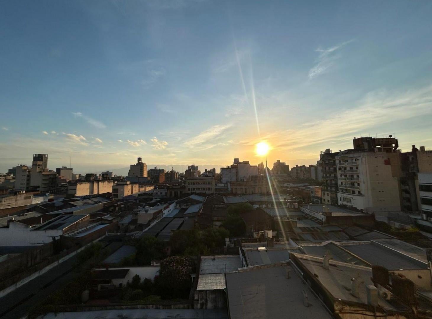 VENTA DEPARTAMENTO 3 DORM SEMIPISO EN MICROCENTRO