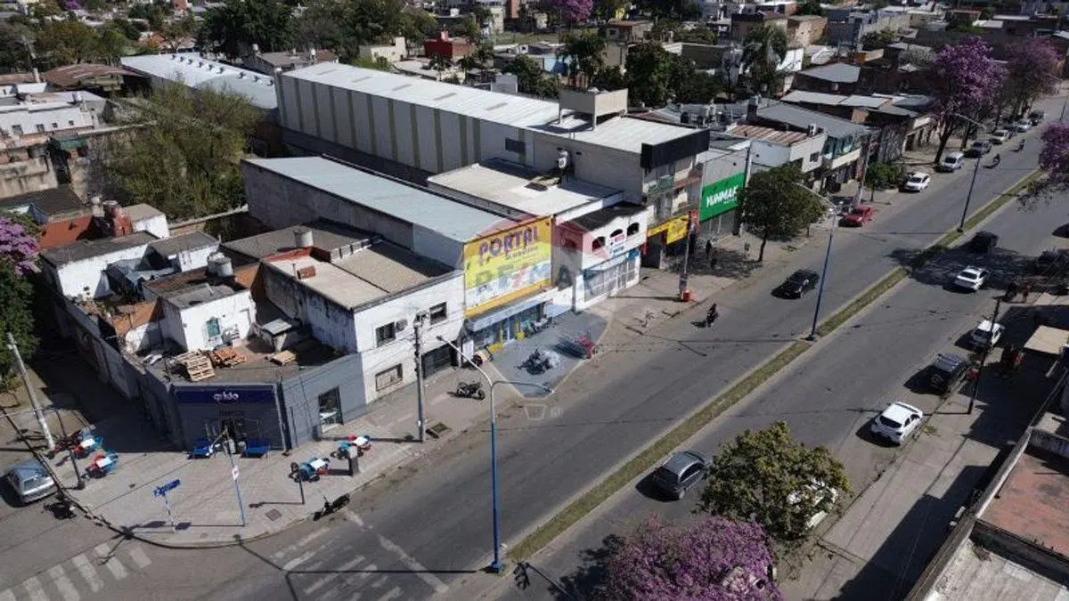 VENTA TERRENO APTO DESARROLLO SOBRE AV ROCA AL 100 4