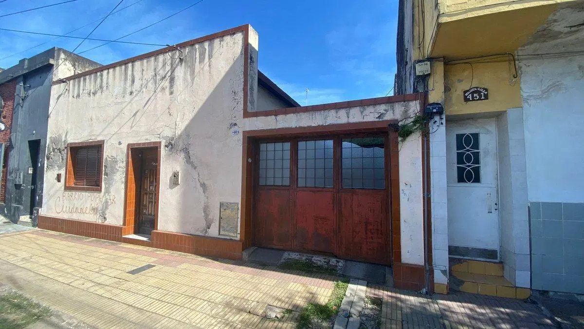 VENTA DE TERRENO CON CASA A DEMOLER-M. LILLO 461 4