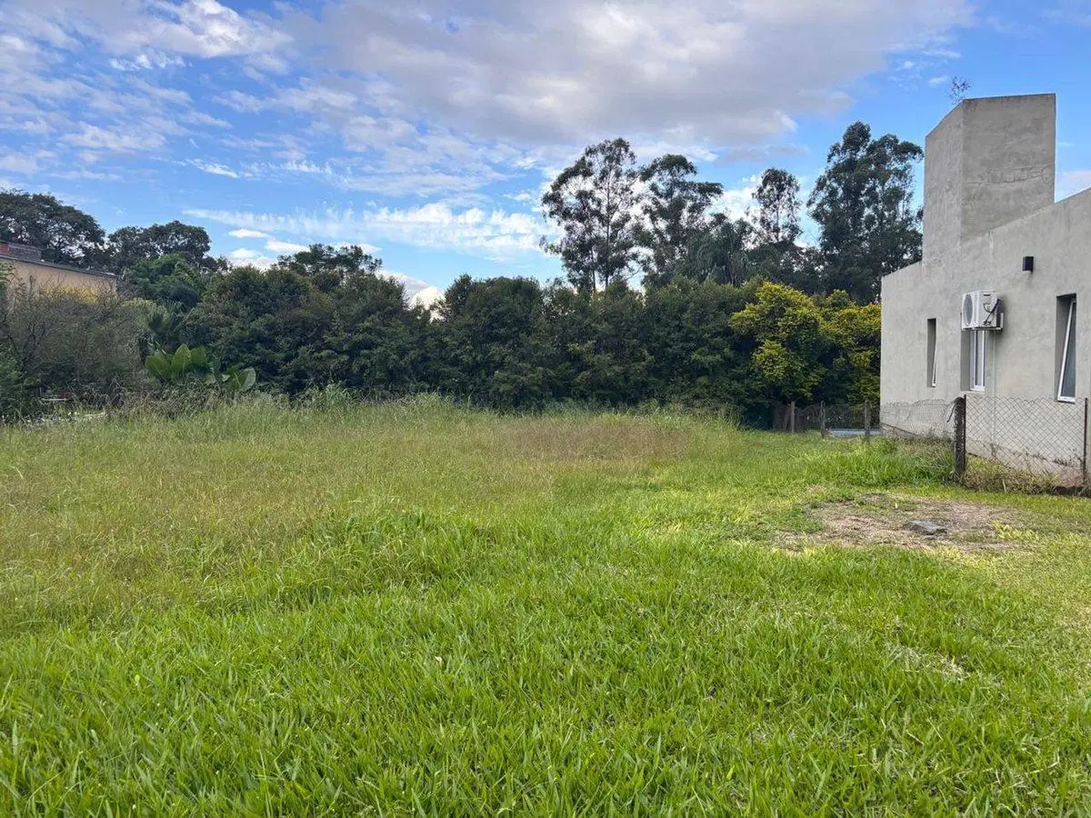 VENDO TERRENO EN COUNTRY LA ARBOLEDA 4