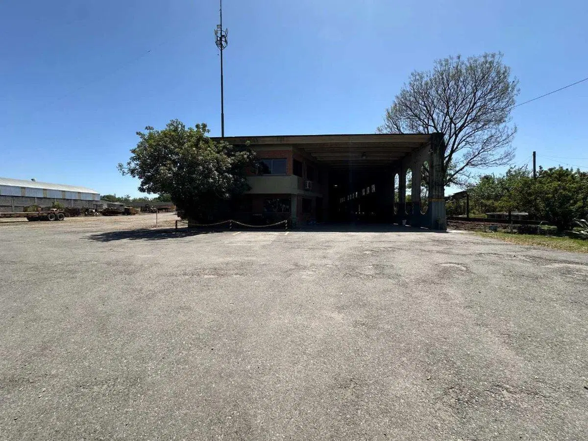ALQUILER GALPON 450m2 AV FCO DE AGUIRRE Y RUTA 9 2