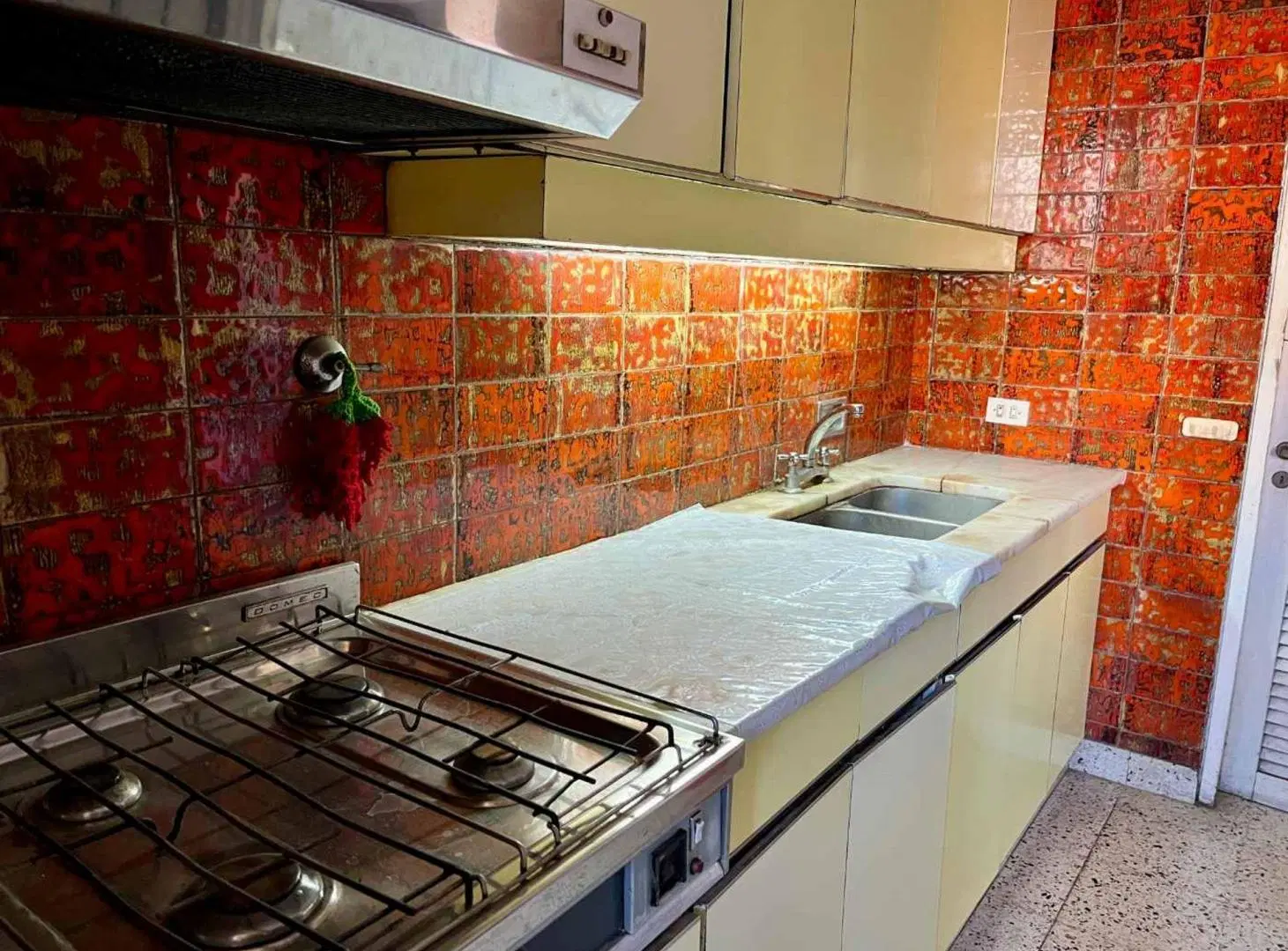 PISO EN VENTA MICROCENTRO 3 DORMITORIOS Y DEP 3