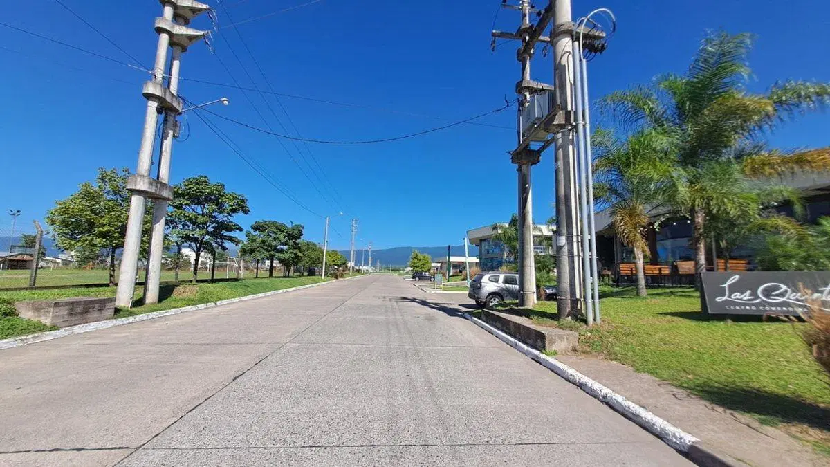VENDO TERRENO EN LAS QUINTAS II 4
