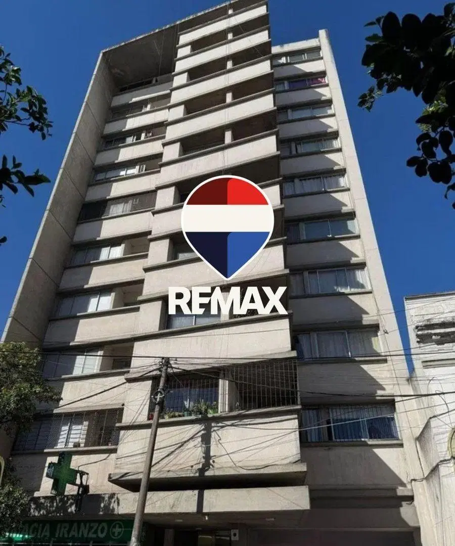 VENTA DEPTO 1 DORMITORIO C COCHERA BARRIO SUR 2