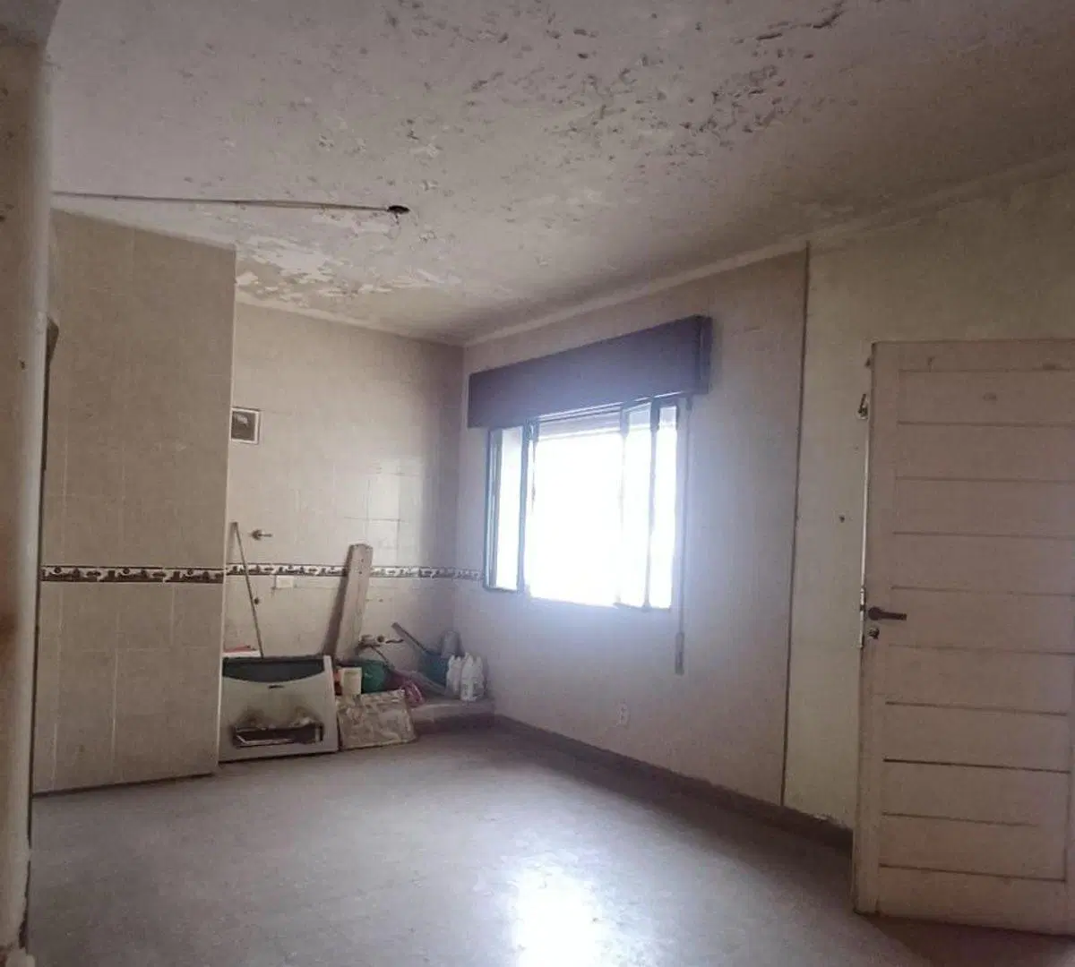 A RECICLAR CASA CON COCHERA - ZONA PZLETA. MITRE 3