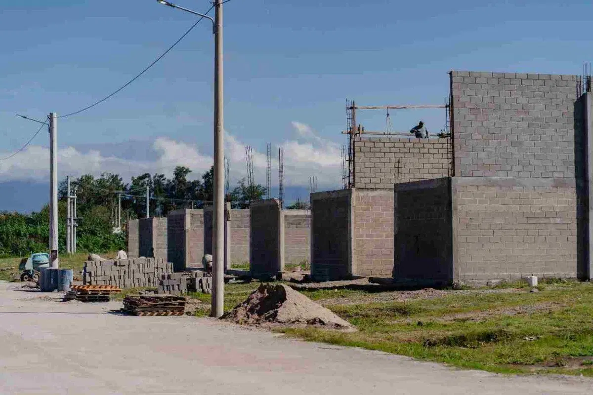 ALQUILER COMERCIAL GALPON 300 M2 SOBRE RUTA 38 5