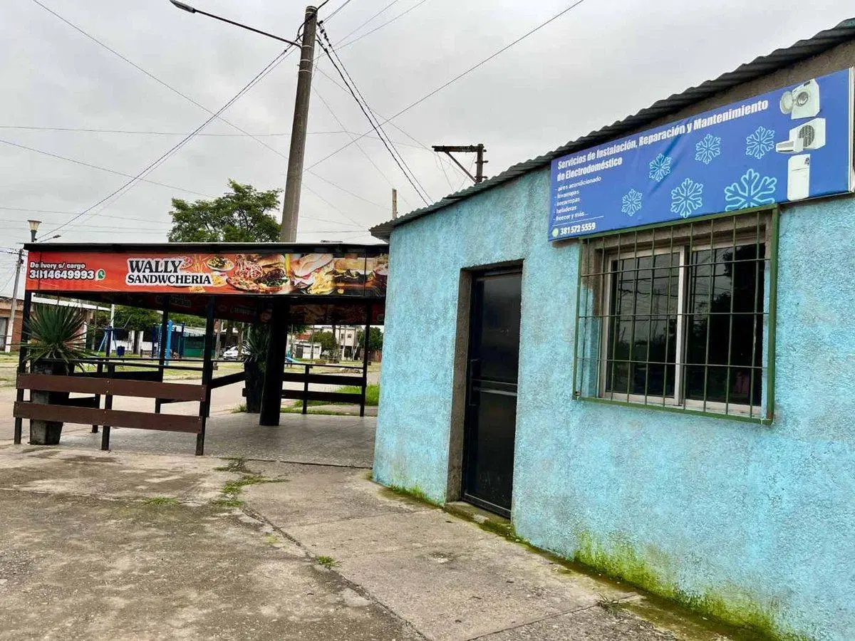 SE VENDE CASA CON LOCALES COMERCIALES 5
