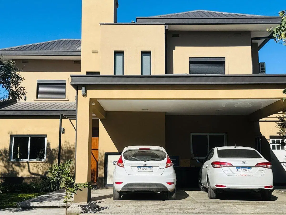 VENTA CASA 3 DORMIT BARRIO PRIVADO LAS QUINTAS 1 2