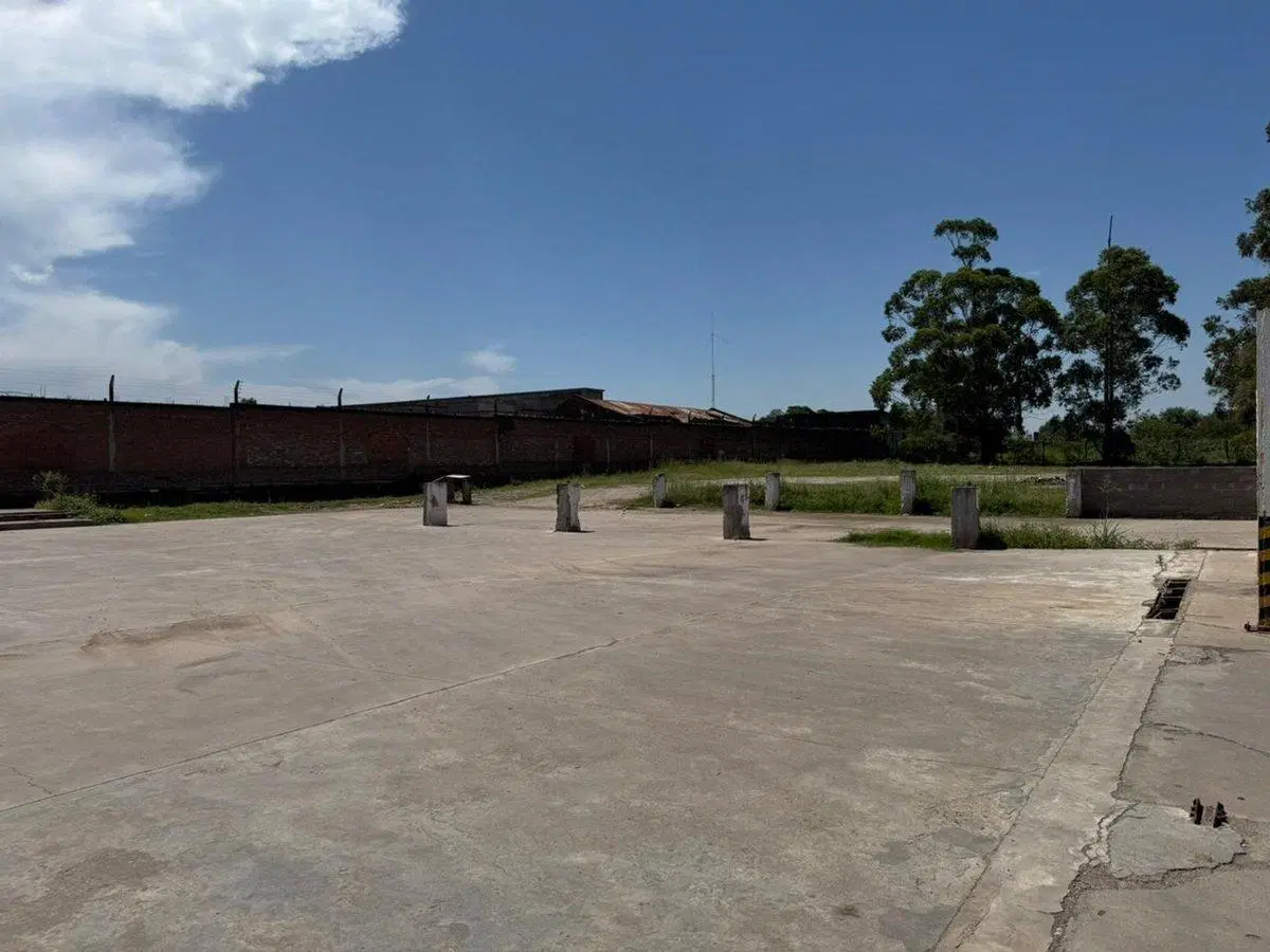 PREDIO INDUSTRIAL EN VENTA APTO GALPONES 4