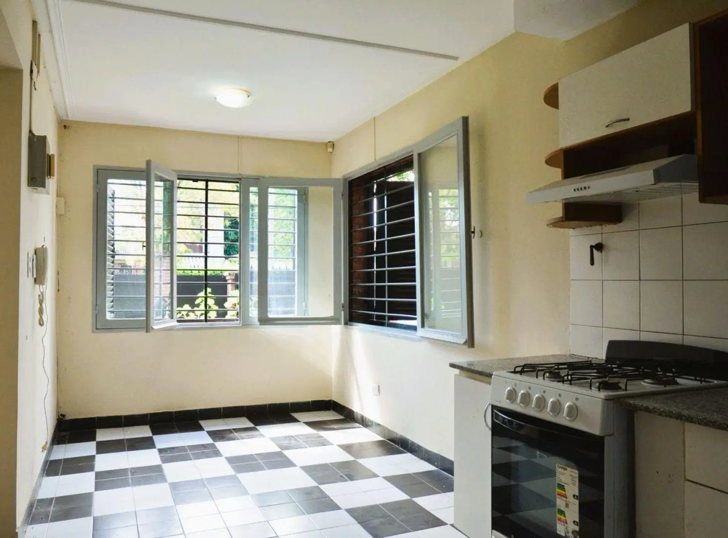 VENTA CASA 3 DORMITORIOS MAS PILETA YERBA BUENA 5