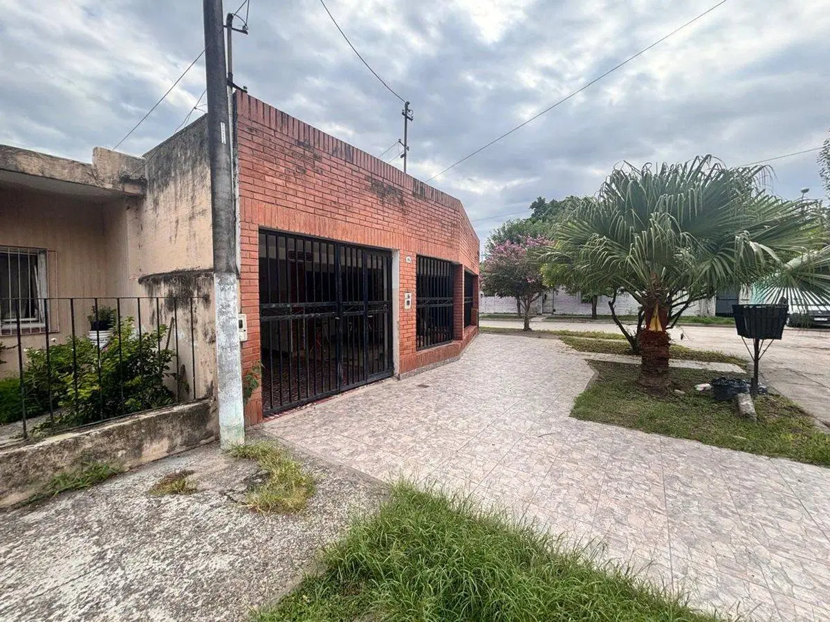 VENDO CASA 3 HABITACIONES BARRIO SARMIENTO 3