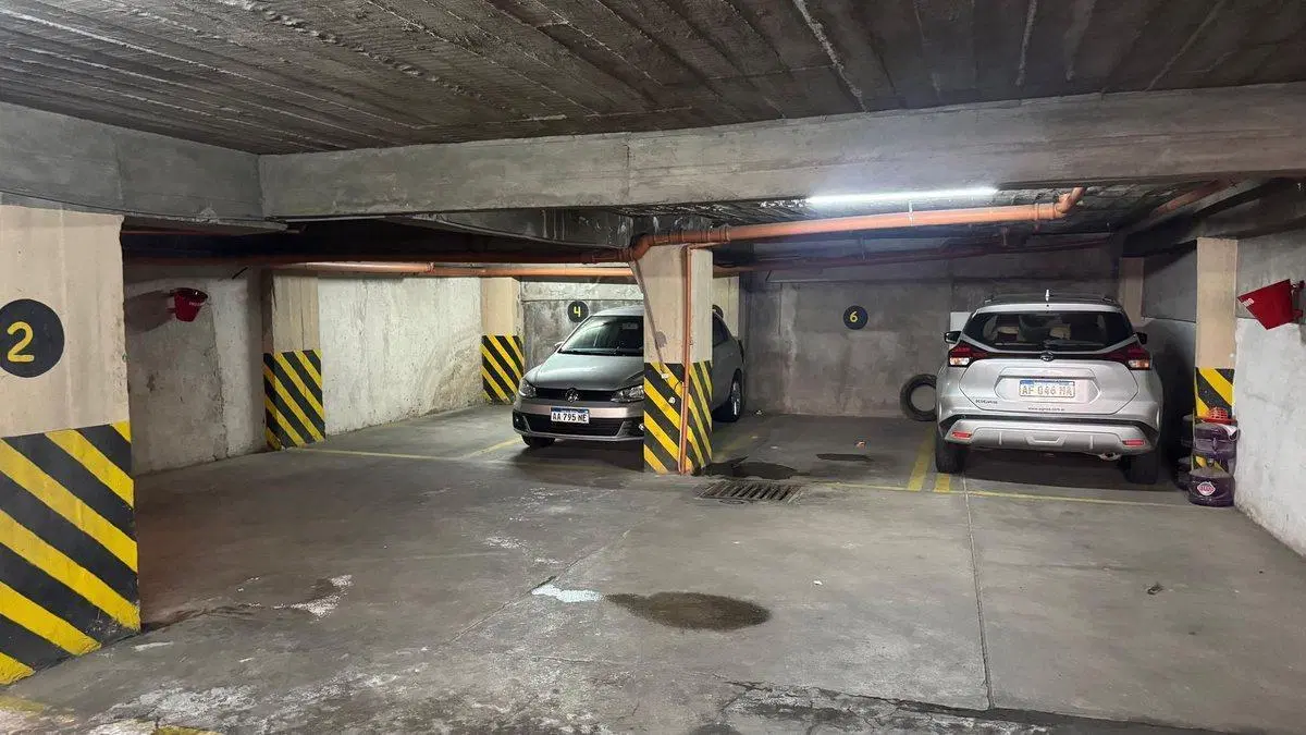VENTA 2 COCHERAS BARRIO NORTE, CALLE SANTIAGO 160 2