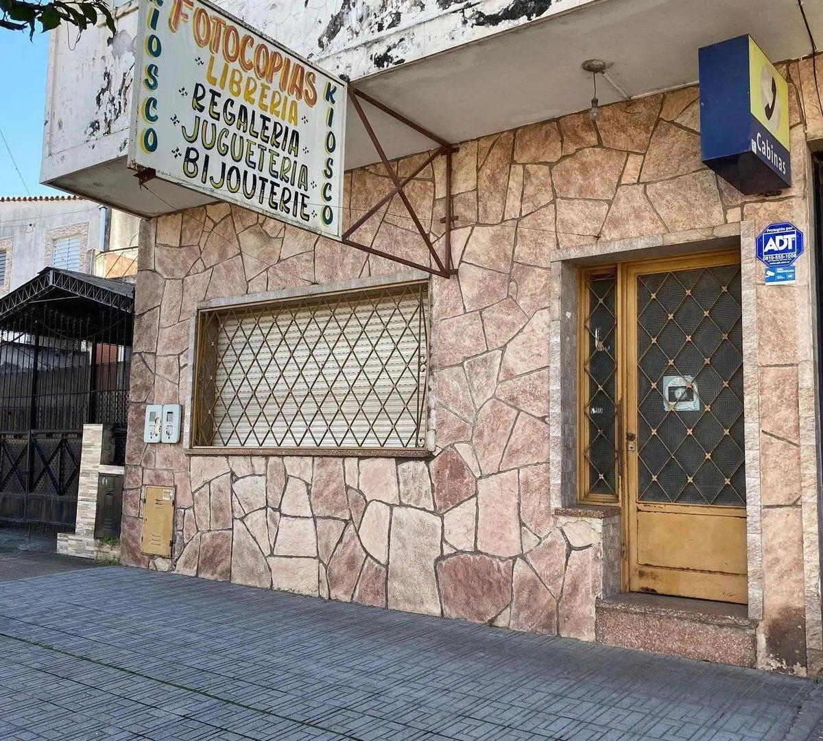 SE VENDE PROPIEDAD A REFACCIONAR 544M2 -VILLA ALEM 3