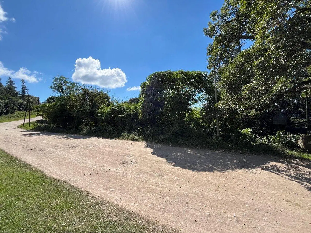 VENTA DE TERRENO de 2115M2  EN RACO 4