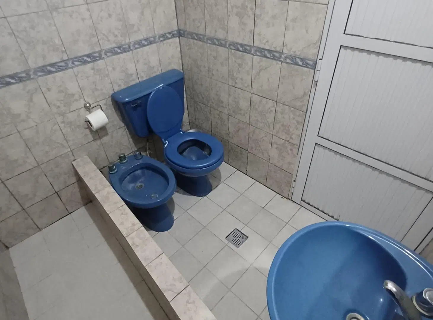 VENTA CASA 2 DORM. CON COCHERA - ZONA Pqe. 9 JULIO 3