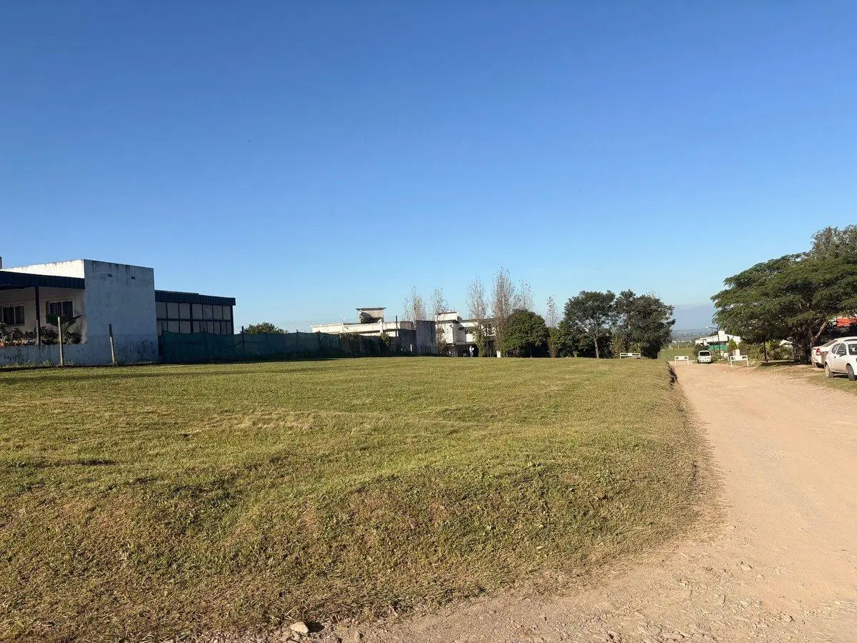 VENTA TERRENO ESQUINA COUNTRY LOMA LINDA 3