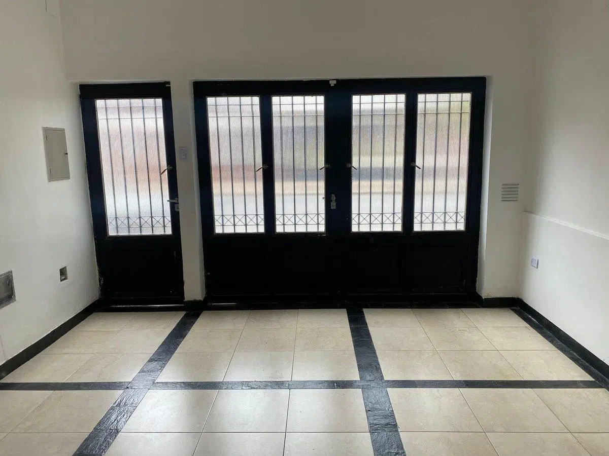 VENTA CASA 3 DORMITORIOS CON PILETA  BARRIO SUR 4